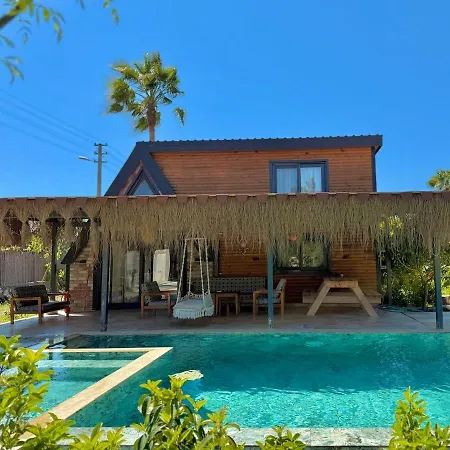 With Hot Pool In * מרמריס