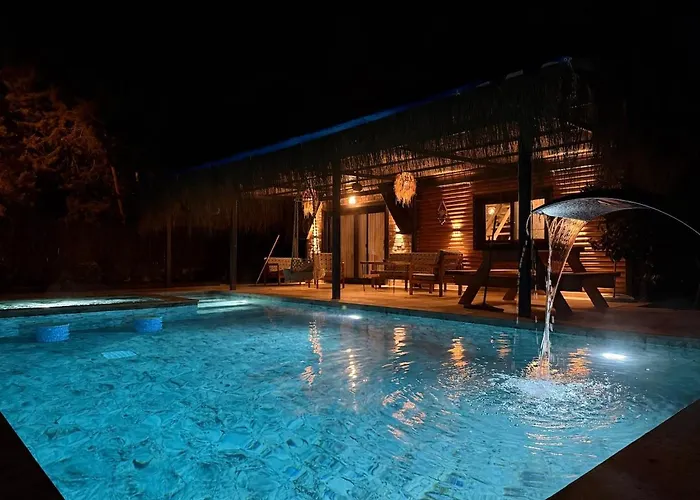 With Hot Pool In * מרמריס