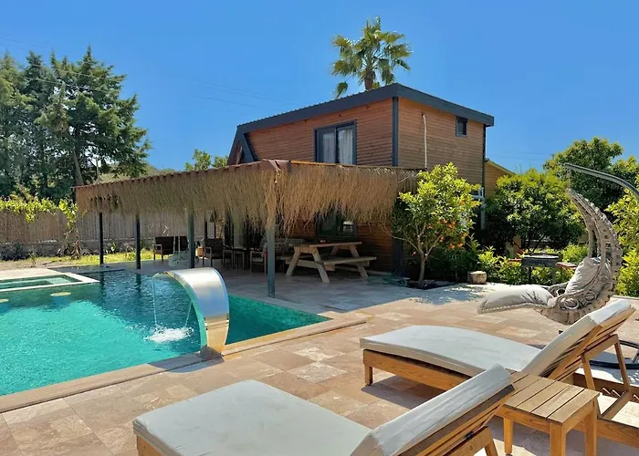 וילה With Hot Pool In מרמריס