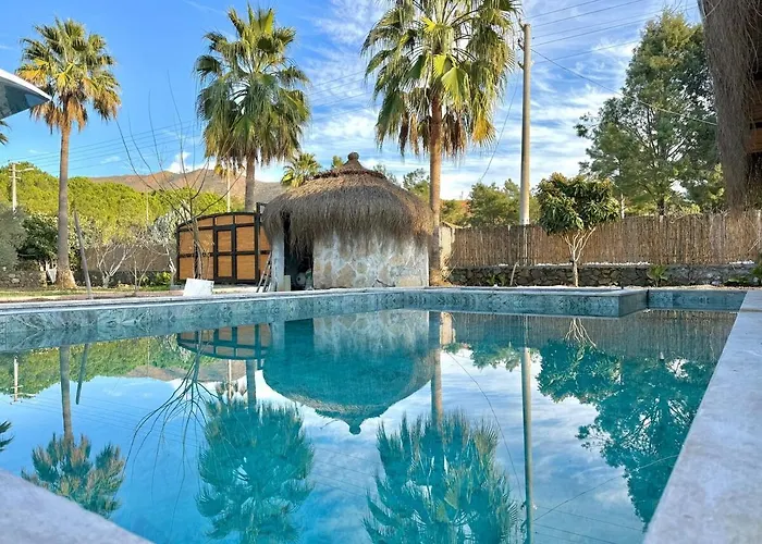 With Hot Pool In * מרמריס