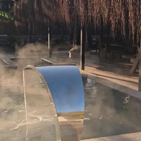 With Hot Pool In Βίλα Μαρμαρίς