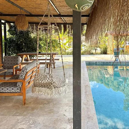 Villa With Hot Pool In