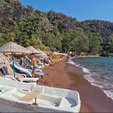 With Hot Pool In Βίλα Μαρμαρίς