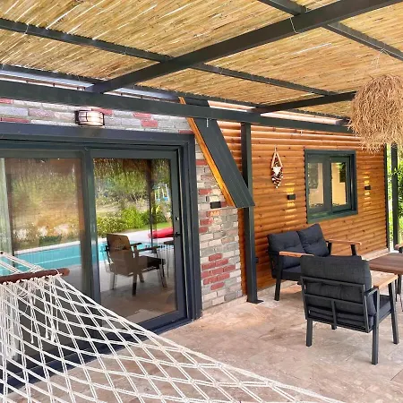Villa With Hot Pool In