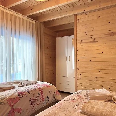 With Hot Pool In Willa