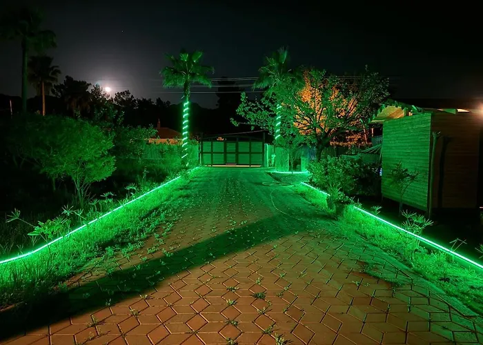 With Hot Pool In * マルマリス