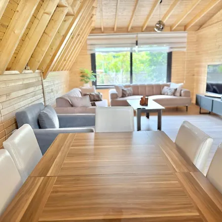 With Hot Pool In Villa *